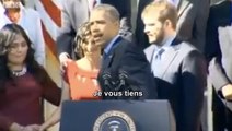Barack Obama porte secours à une jeune femme victime d’un malaise pendant son discours