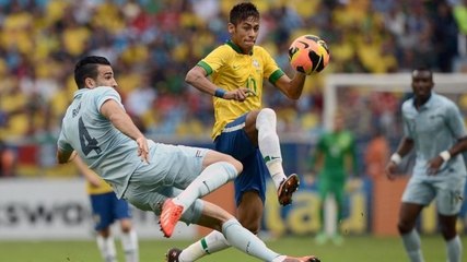 Adil Rami donne une drôle de solution pour stopper Neymar