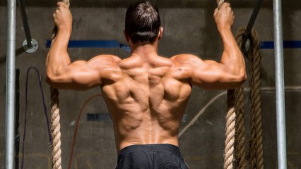 La tirade verticale pour muscler ses dorsaux latéraux