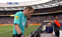 L'action la plus folle de l'année en finale de Supercoupe des Pays-Bas ! Merci l'arbitrage vidéo...