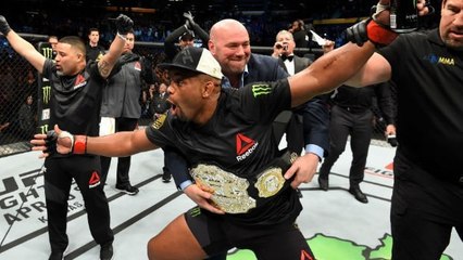 Daniel Cormier a voulu jeter ses ceintures UFC après avoir été battu par Jon Jones