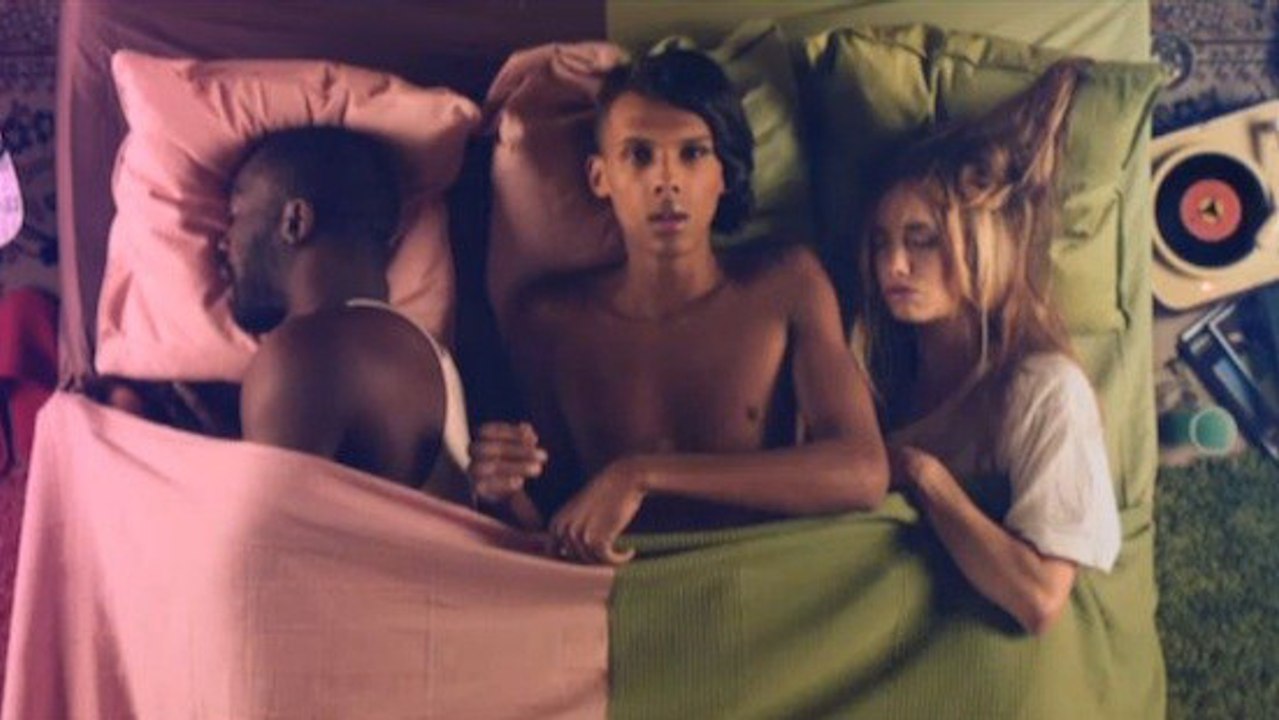 Clip de "Tous les mêmes" : Stromae devient mi-homme mi-femme