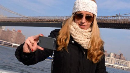 Elle créé la polémique en réalisant un selfie avec un suicidaire