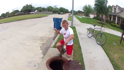 ''Sewer Fishing'' : Quand pêcher du poisson dans des égouts devient la nouvelle tendance du web