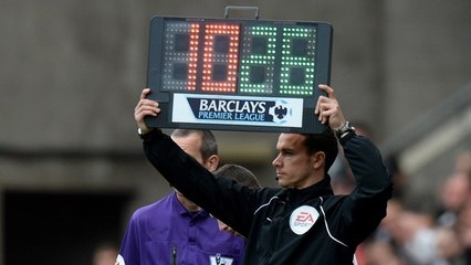 Peter Crouch devient le joueur le plus souvent entré en jeu dans l'histoire de la Premier League