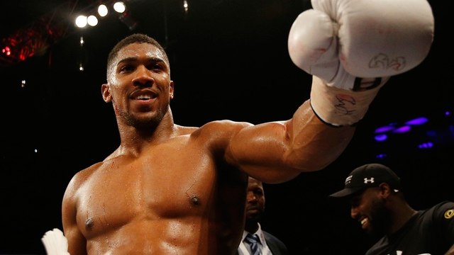 Kubrat Pulev forfait, Anthony Joshua va affronter le français Carlos Takam