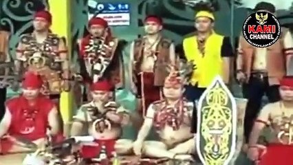 BERITA TERKINI - PARA KEPALA SUKU DAYAK TURUN GUNUNG