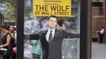 Le Loup De Wall Street : Pour la promotion du film, JCDecaux place 10.000 dollars dans un abribus !