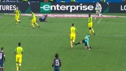 Le tacle de Tony Chapron a fait réagir Twitter