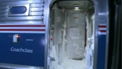 Aux Etats-Unis, la vague de froid a gelé un train New York - Washington et ses passagers