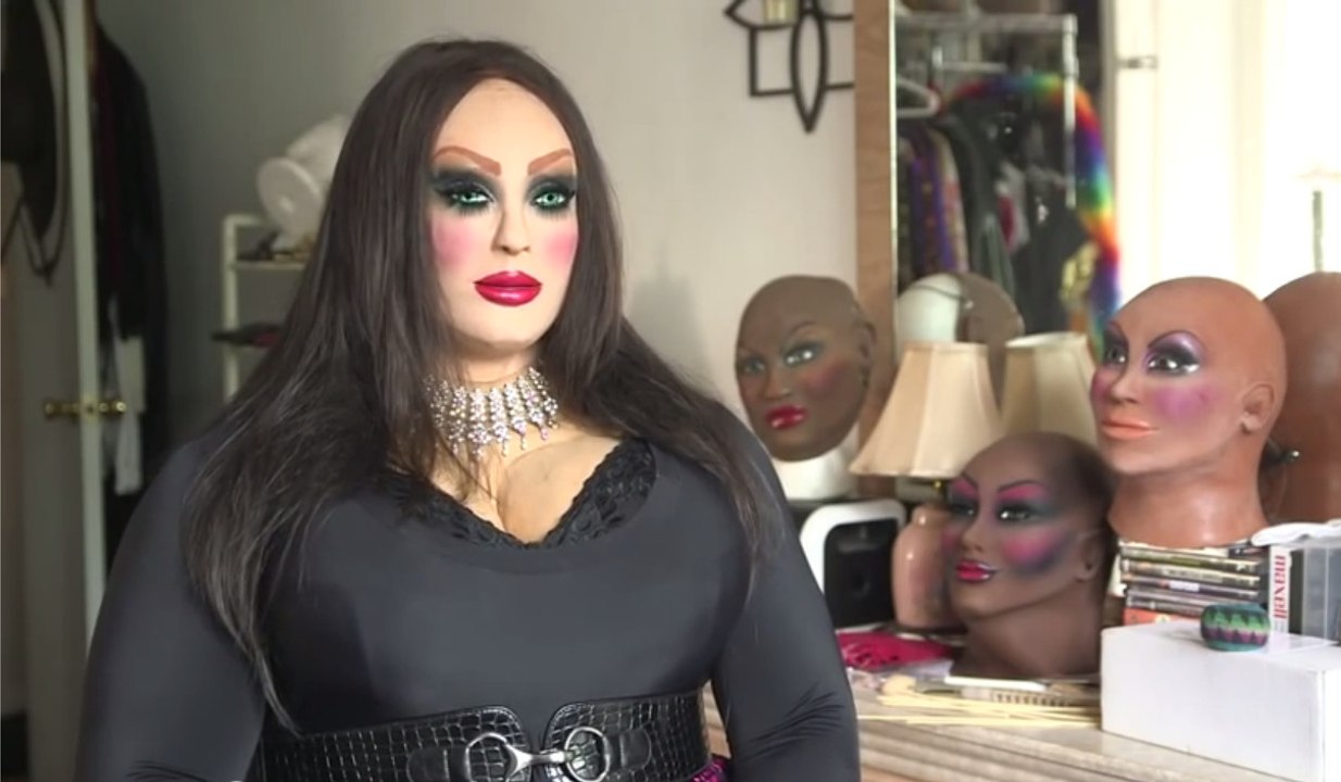 ''Poupées Vivantes'', ou quand des hommes se transforment en poupées