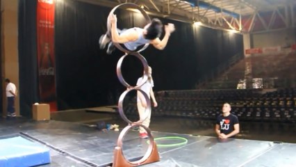 Le gymnaste Kai Hou  est aussi souple que Spider-Man