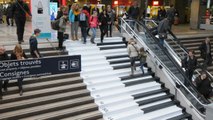 À la gare Montparnasse, on peut désormais faire du piano avec les pieds !