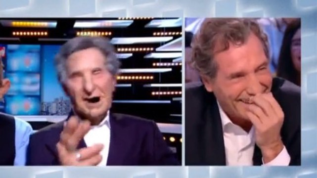 Le Grand Journal : Jean-Jacques Bourdin pris d'un fou rire grâce à sa marionnette des Guignols