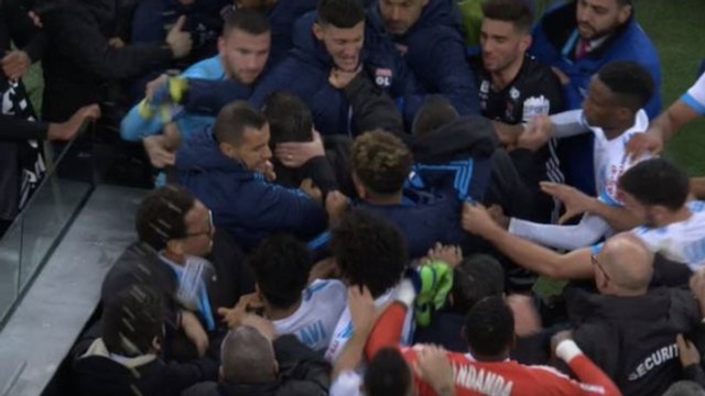 OM - OL : les images de l'embrouille entre les joueurs dans les couloirs du Vélodrome