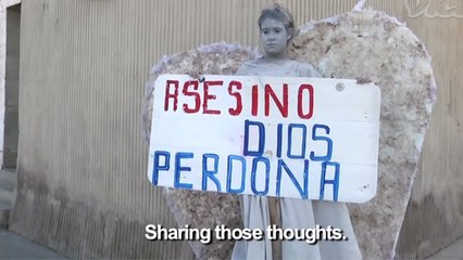 Au Mexique, des adolescents se déguisent en anges pour défier le crime organisé