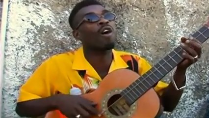 Avec sa guitare à une corde, Brushy One String fait le buzz