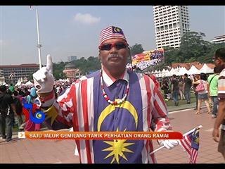 Baju Jalur Gemilang tarik perhatian orang ramai