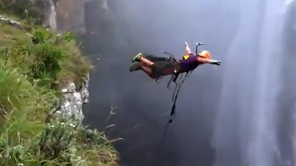 C'est le saut le plus dangereux du monde !