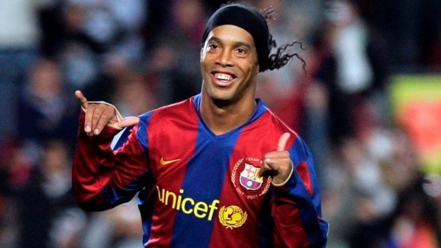 Ronaldinho fidèle à lui-même en épousant... deux femmes en même temps