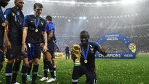 Coupe du Monde 2018 : Les images touchantes de N'Golo Kanté qui n'ose pas toucher la coupe