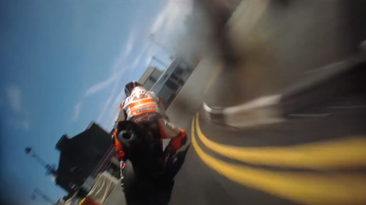 Tourist Trophy 2013 : Michael Dunlop vous embarque dans sa course en moto