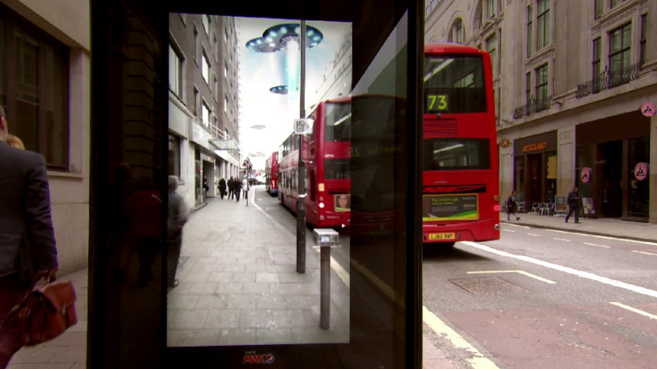 Cet arrêt de bus est le plus flippant du monde !