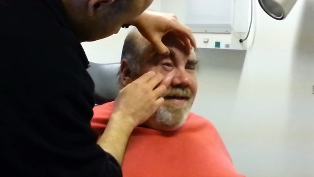 Aveugle, Gary Brister retrouve la vue après 35 ans passés dans le noir