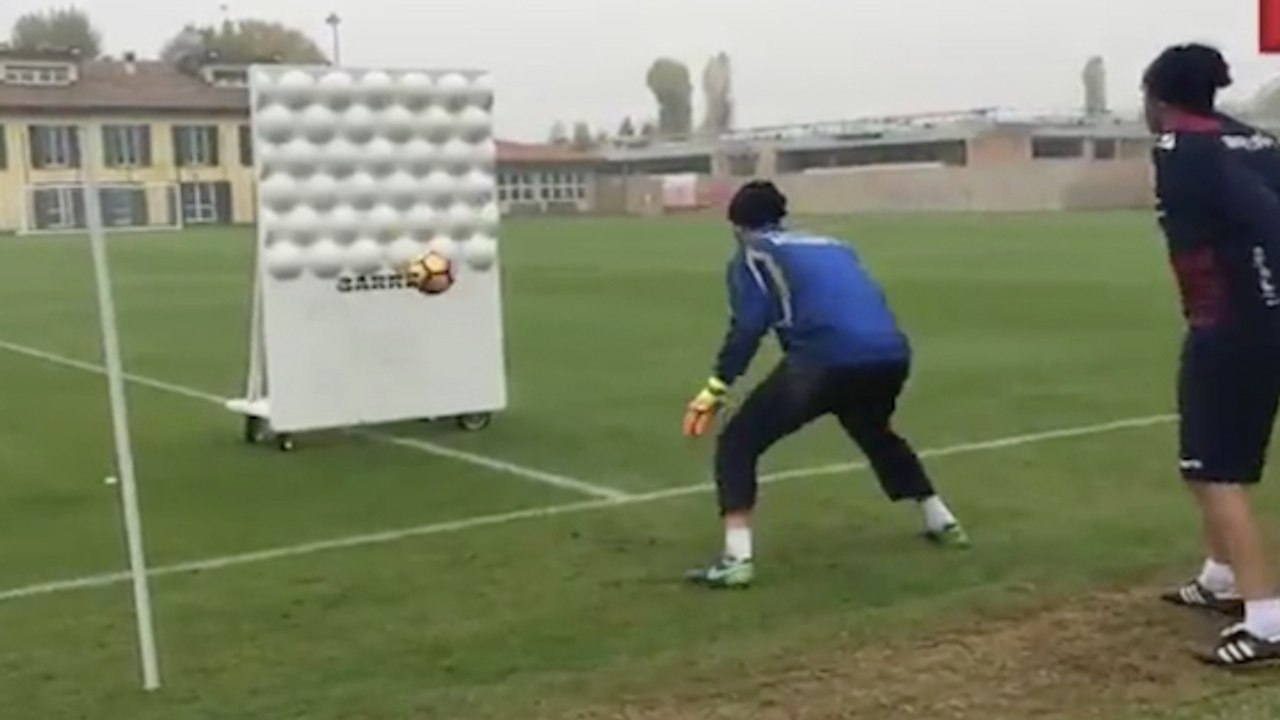 Les images folles de l'entraînement des gardiens de Bologne !