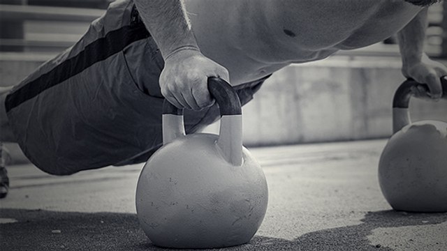 4 exercices pour un circuit full body avec des kettlebells