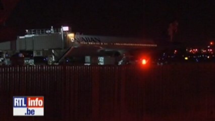 Caché dans le train d'atterrissage, il survit à un vol de 5h30 à 11 000 mètres d'altitude !