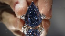 ''The Blue'' : Le plus gros diamant bleu du monde va être vendu aux enchères