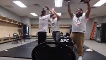 UFC 226 : La réaction de Cain Velasquez et le reste de l'équipe de Daniel Cormier resté regarder le combat dans les vestaires