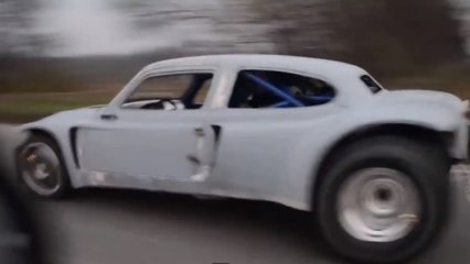 Ce bolide russe ressemble à une véritable Batmobile !