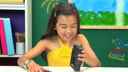 Regardez la réaction de ces enfants face à un Walkman !
