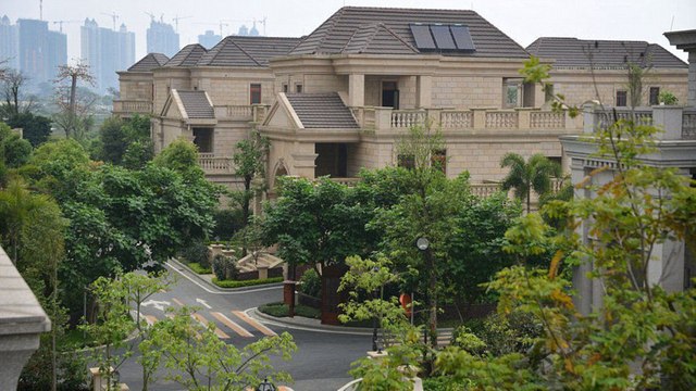 Chine : découvrez l'étonnante ville-fantôme baptisée ''La Cité des Morts''