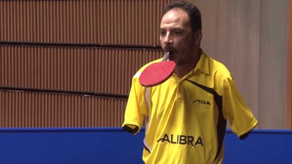 Tennis de table : Ibrahim Hamato n'a pas de bras mais affronte des champions du monde