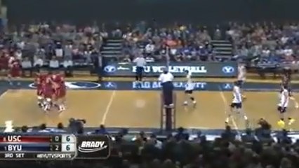Cette équipe de volley-ball a célébré sa victoire un peu trop vite !