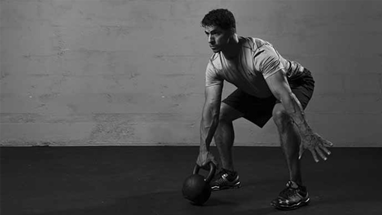 Deux exercices pour un entraînement efficace avec des kettlebells