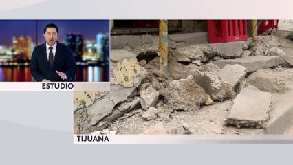 Esta mañana se presentó el primero derrumbe en la colonia Camino Verde de Tijuana.