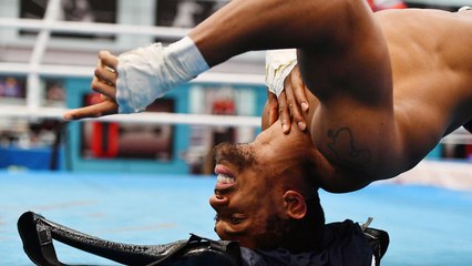 Anthony Joshua entraînement : comment le boxeur muscle son cou