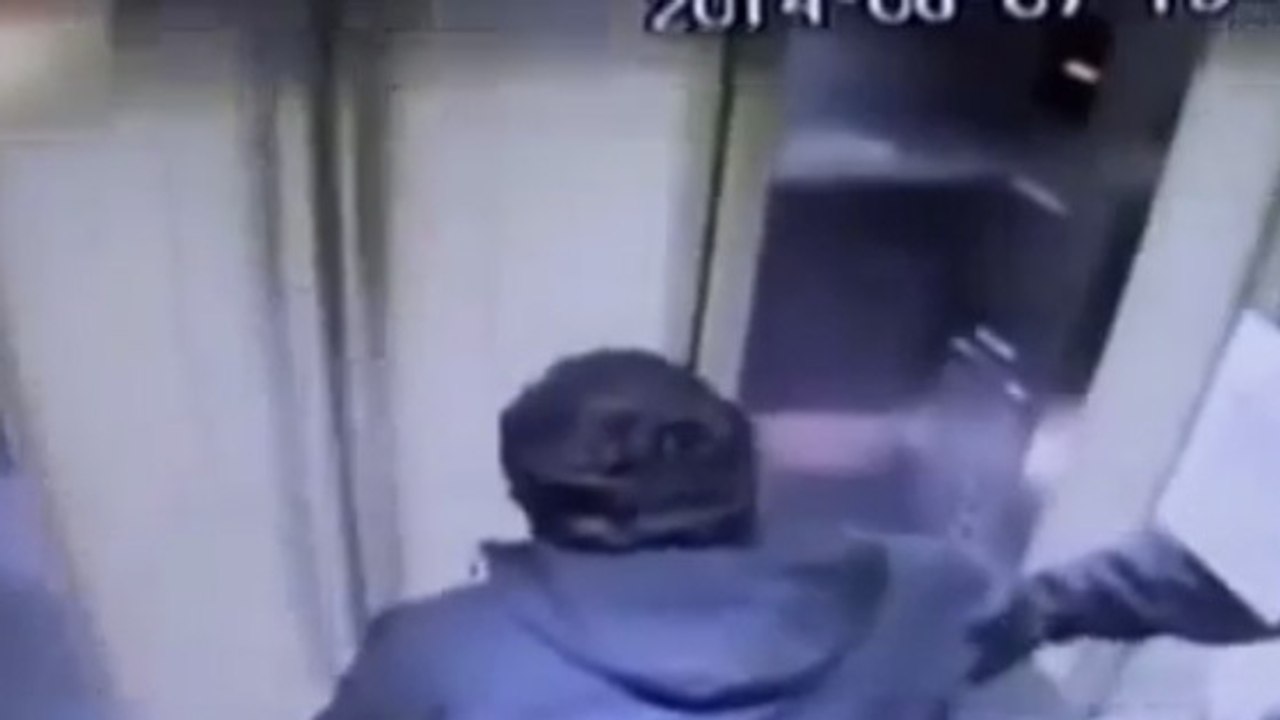 Chili Un homme pris au piège dans un ascenseur fou Vidéo Dailymotion