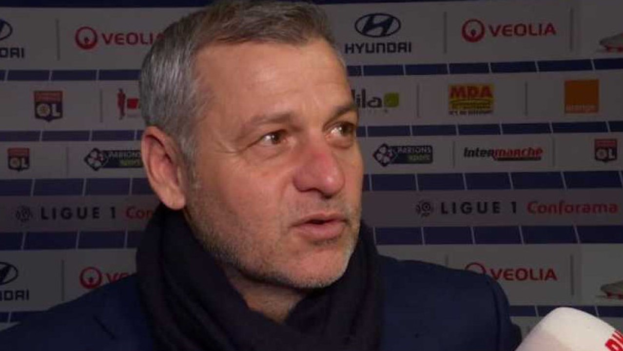 Bruno Genesio critique vivement l'arbitrage et la VAR de Lyon-Reims