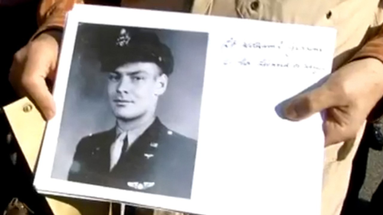 70 ans après le Débarquement, l'Américain Stewart Gibbons retrouve les familles qui ont sauvé son père