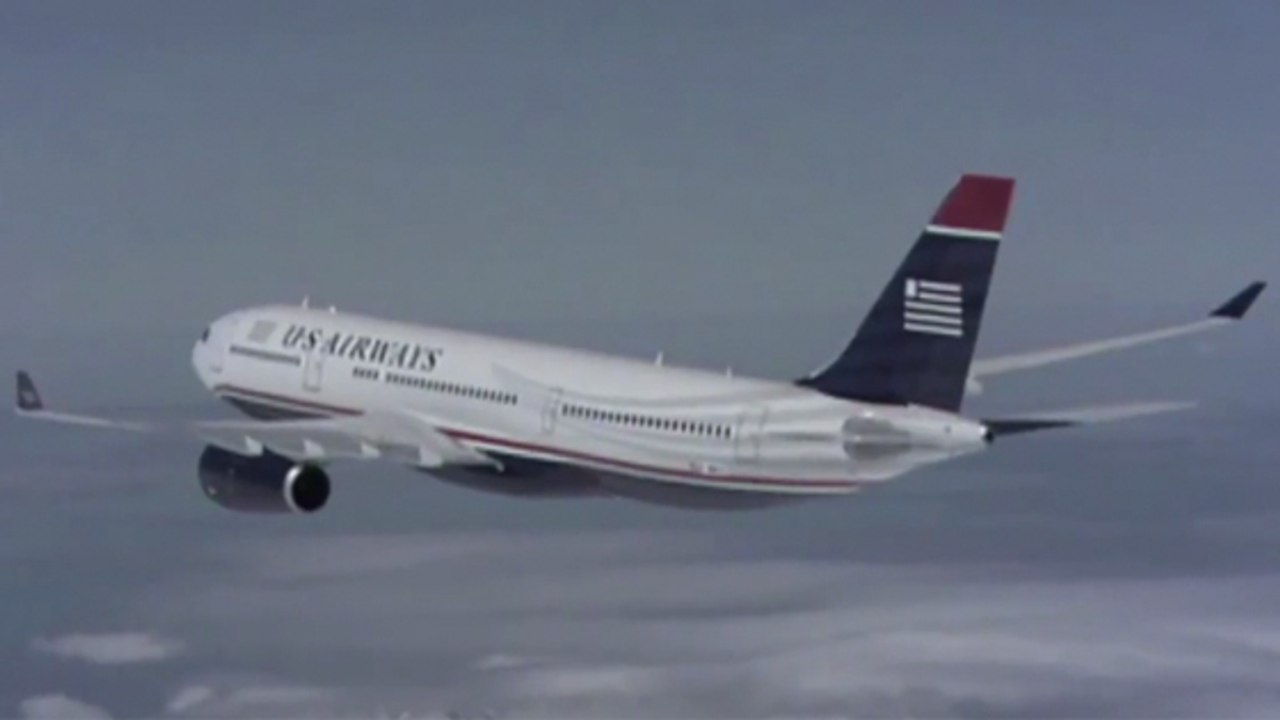 Après avoir fait trois fois ses besoins dans l’avion, ce chien a forcé un vol US Airways à atterrir d’urgence