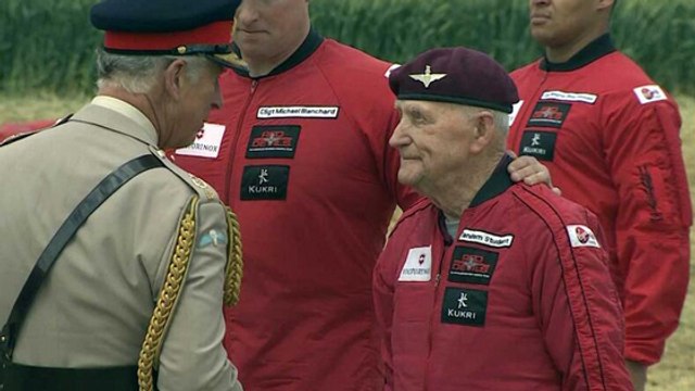 D-Day : Parachuté en Normandie en 1944, Jock Hutton refait le même saut à 89 ans
