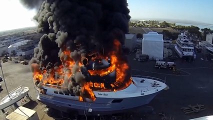 Un drone filme l'énorme incendie d'un yacht de 24 millions de dollars