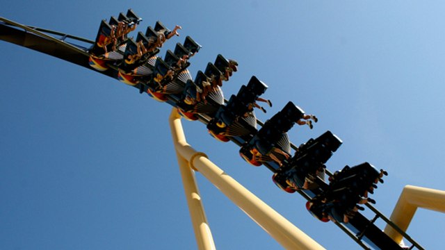 Montez dans l'une des montagnes russes les plus impressionnantes du monde !