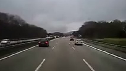 Découvrez comment réagissent des Allemands en entendant une sirène d'ambulance