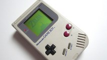 Comment réagissent des enfants qui découvrent la Game Boy ?